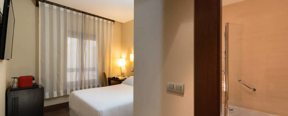 Nh Collection Leon Expo Hotel Екстериор снимка