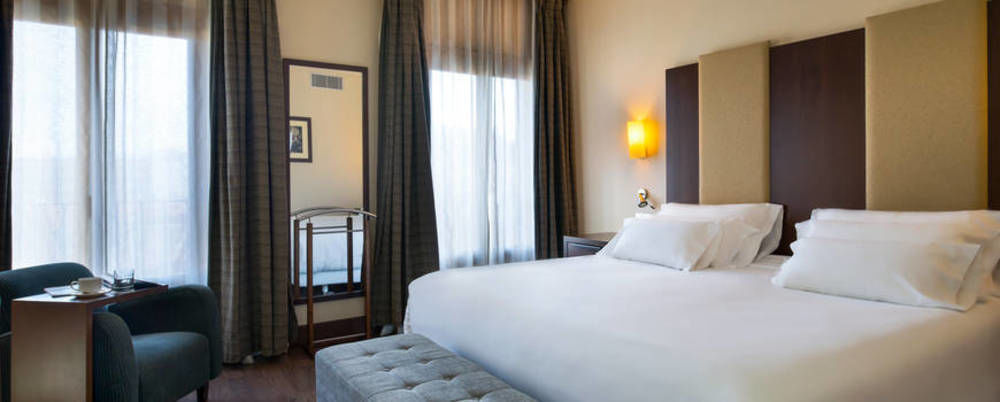 Nh Collection Leon Expo Hotel Екстериор снимка