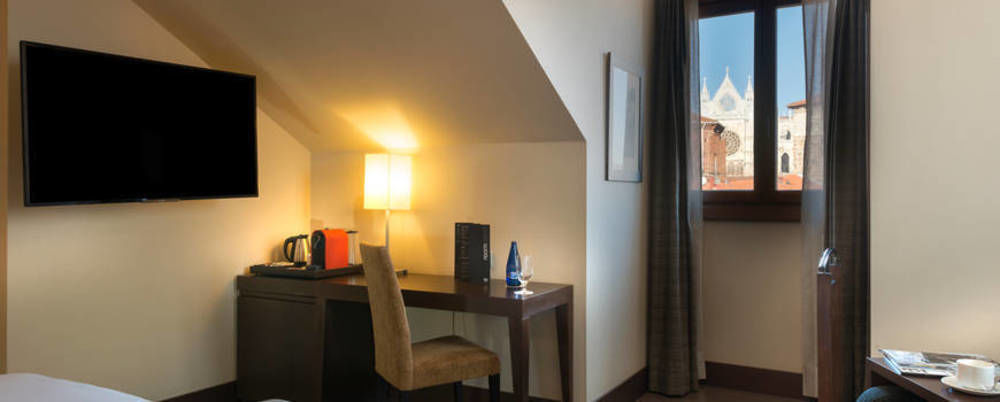 Nh Collection Leon Expo Hotel Екстериор снимка