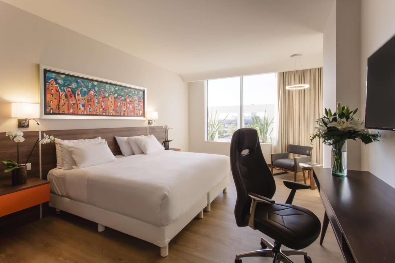 Nh Collection Leon Expo Hotel Екстериор снимка