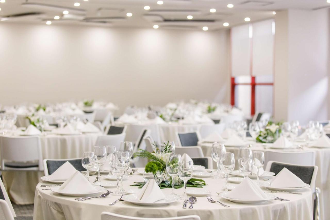 Nh Collection Leon Expo Hotel Екстериор снимка